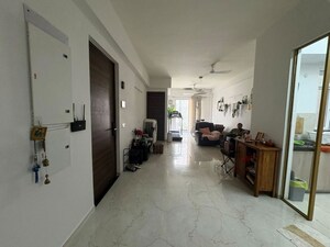 Parking in 4 BHK Builder Floor at Sector 17 – for Rent