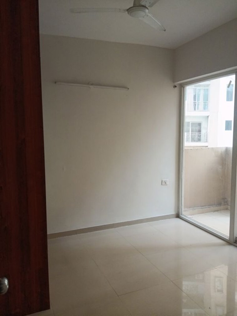 Room, mahagun-my-woods 2 Bedroom 1000 Sq.Ft. Apartment In Sector 16c Greater Noida Greater Noida 10693210