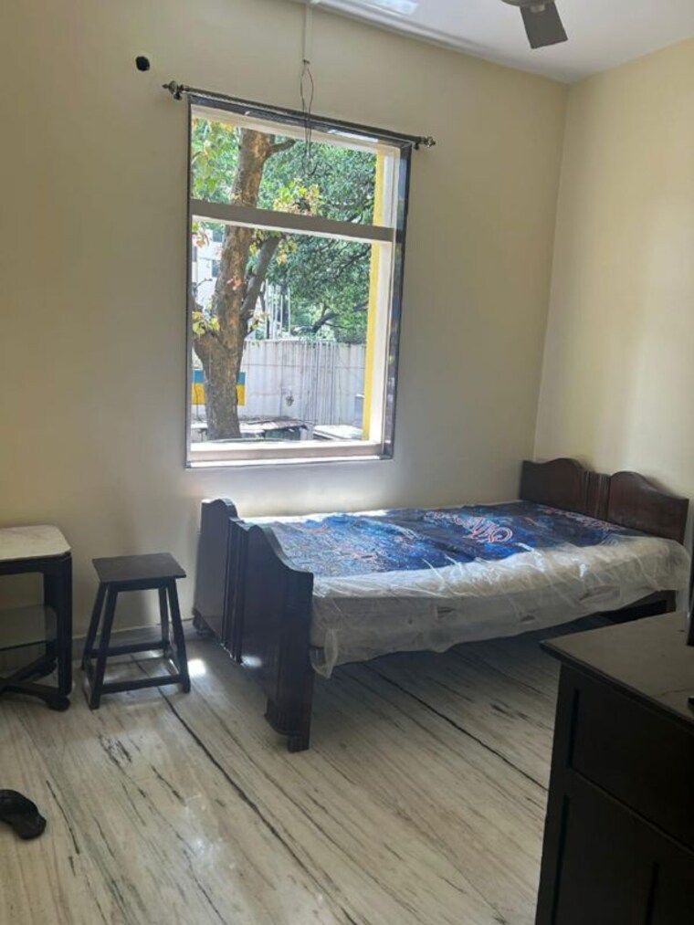 Bedroom, bandra west 1 Bedroom 500 Sq.Ft. Apartment In Bandra West Mumbai 10693234