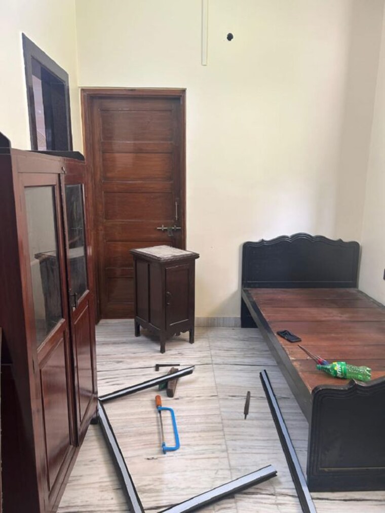 Bedroom, bandra west 1 Bedroom 500 Sq.Ft. Apartment In Bandra West Mumbai 10693234