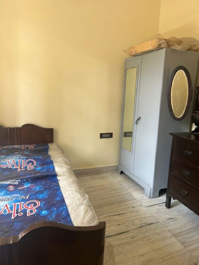 Bedroom, bandra west 1 Bedroom 500 Sq.Ft. Apartment In Bandra West Mumbai 10693234