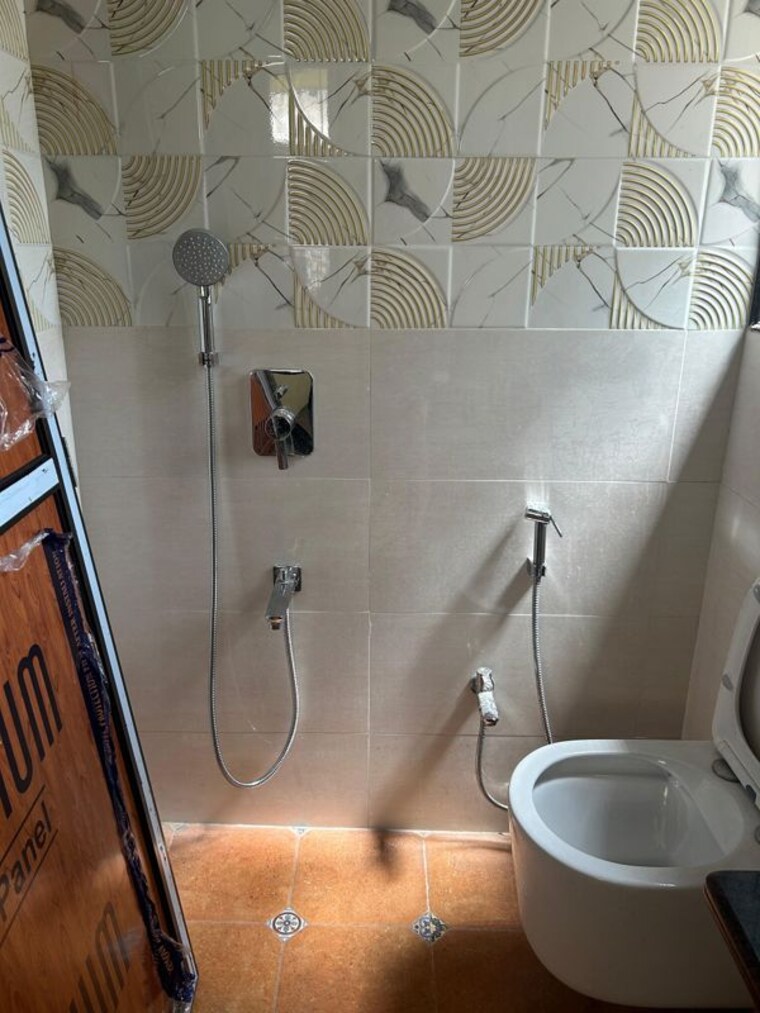 Bathroom, bandra west 1 Bedroom 500 Sq.Ft. Apartment In Bandra West Mumbai 10693234