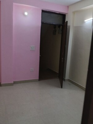 Room in 1 BHK Builder Floor at Neb Sarai – for Rent