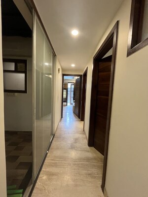 Furnished Amenities in 3 BHK Builder Floor at Shivalik Colony – for Rent