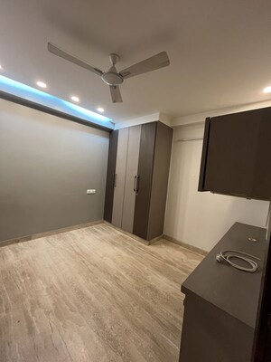 Furnished Amenities in 3 BHK Builder Floor at Shivalik Colony – for Rent
