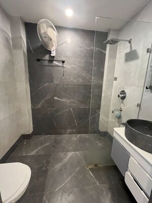 Team Area in 3 BHK Builder Floor at Shivalik Colony – for Rent