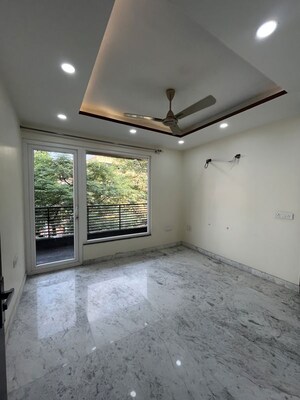 Furnished Amenities in 3 BHK Builder Floor at Shivalik Colony – for Rent