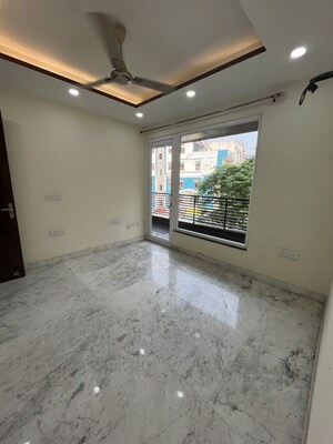 Room in 3 BHK Builder Floor at Shivalik Colony – for Rent