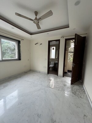 Furnished Amenities in 3 BHK Builder Floor at Shivalik Colony – for Rent