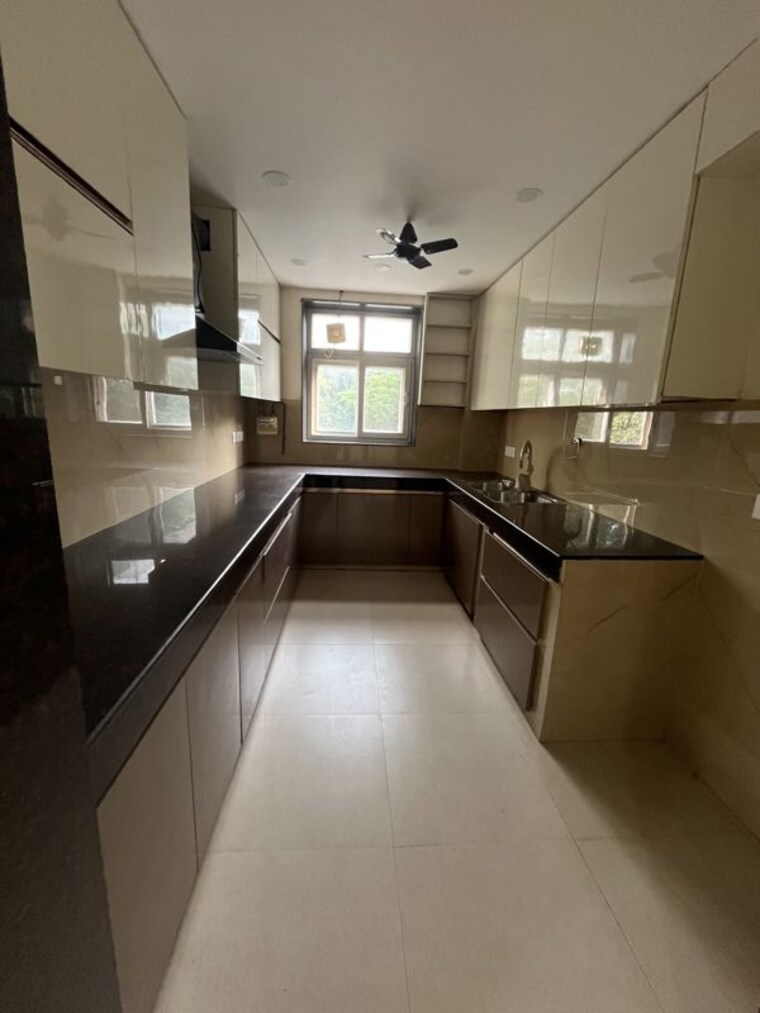 Kitchen, shivalik colony 3 Bedroom 1800 Sq.Ft. Builder Floor In Shivalik Colony Delhi 10693279