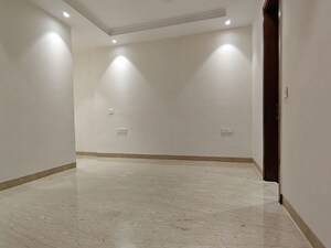 Room in 4 BHK Apartment at Vasant Kunj – for Sale