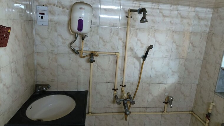 Bathroom, shri-kumar-society 1 Bedroom 385 Sq.Ft. Apartment In Santacruz East Mumbai 10693287