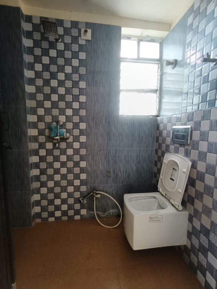 Bathroom, shrachi-greenwood-sonata 3 Bedroom 1163 Sq.Ft. Apartment In Rajarhat New Town Kolkata 10609353
