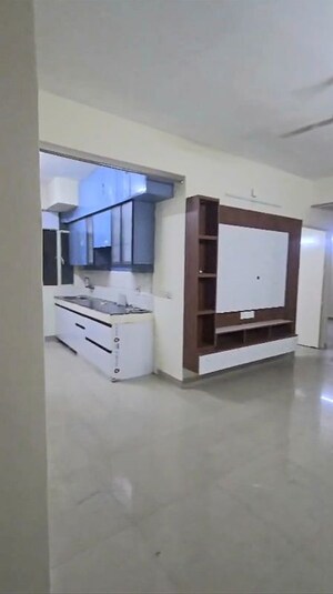 Room in 2 BHK Apartment at Suncity Avenue 102, Sector 102 – for Rent