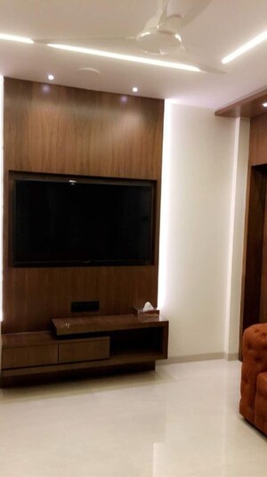 Furnished Amenities in 2 BHK Apartment at Santacruz West – for Rent