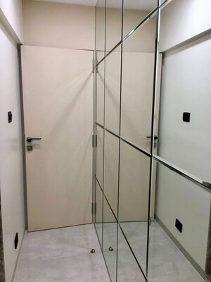 Furnished Amenities in 2 BHK Apartment at Santacruz West – for Rent