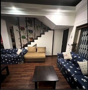  Independent House For Sale in Juhu