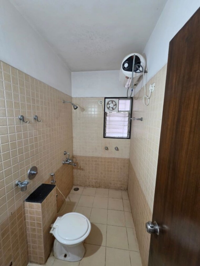 Bathroom, baner 3 Bedroom 1000 Sq.Ft. Apartment In Baner Pune 10693325