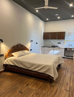 Bedroom in 3 BHK Builder Floor at Sector 47 – for Rent