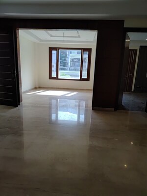 Furnished Amenities in 3 BHK Builder Floor at RWA Apartments Sector 45, Sector 45 – for Rent