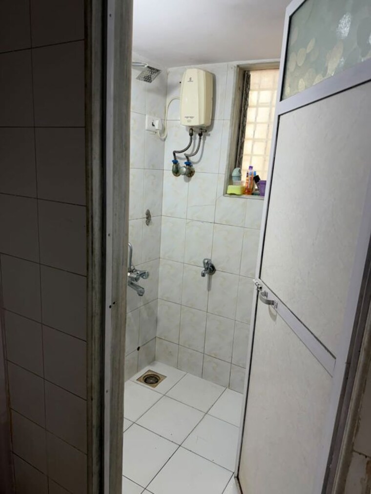 Bathroom, orchid-complex-gundecha 1 RK 250 Sq.Ft. Apartment In Kandivali East Mumbai 10693379