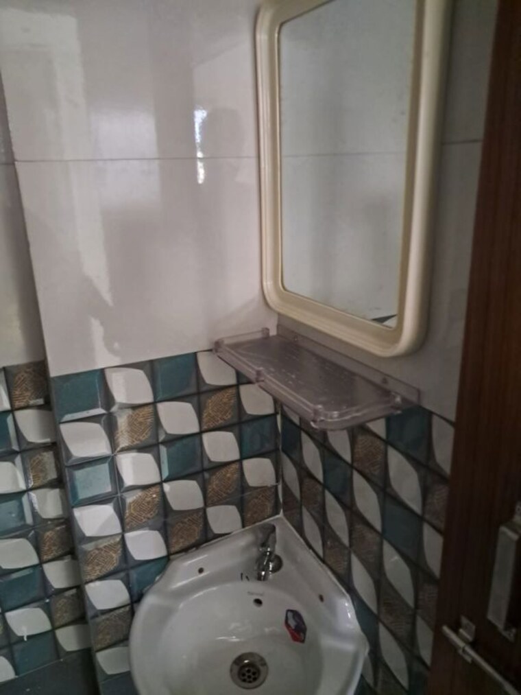 Bathroom, tukaram nagar 1 Bedroom 520 Sq.Ft. Apartment In Tukaram Nagar Pune 10693399