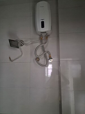 Bathroom in 1 BHK Apartment at Tukaram Nagar – for Rent