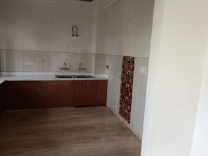 Room in 2 BHK Builder Floor at RWA Apartments Sector 45, Sector 45 – for Rent