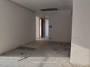 Room in 4 BHK Apartment at Kharghar – for Sale