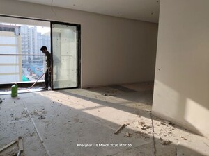 Room in 4 BHK Apartment at Kharghar – for Sale