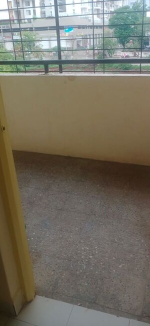 Room in 2 BHK Apartment at Rakshak Nagar Gold, Kharadi – for Rent