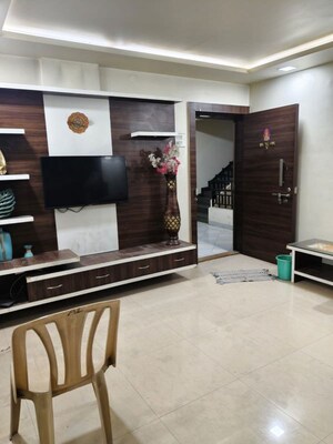 Room in 2 BHK Apartment at Nisarg Akruti, Pimple Nilakh – for Rent