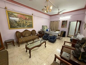 Room in 3 BHK Apartment at Churchgate – for Rent