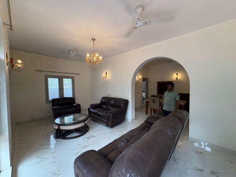 Living Room, rwa-apartments-sector-26 2 Bedroom 162 Sq.Mt. Builder Floor In Sector 26 Noida 10693439