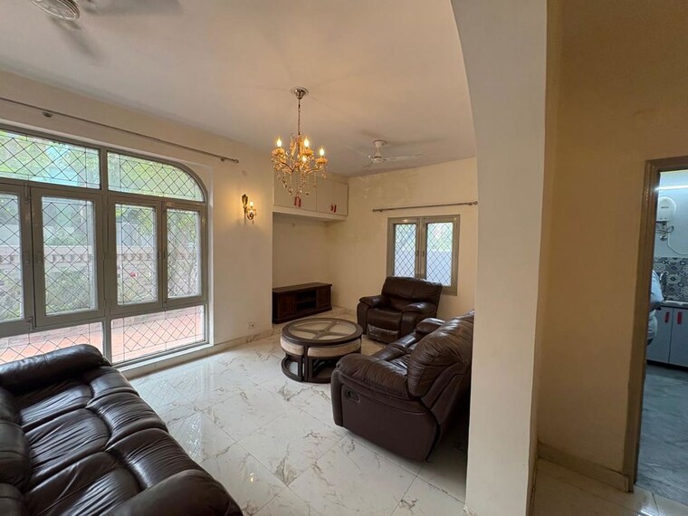 Living Room, rwa-apartments-sector-26 2 Bedroom 162 Sq.Mt. Builder Floor In Sector 26 Noida 10693439