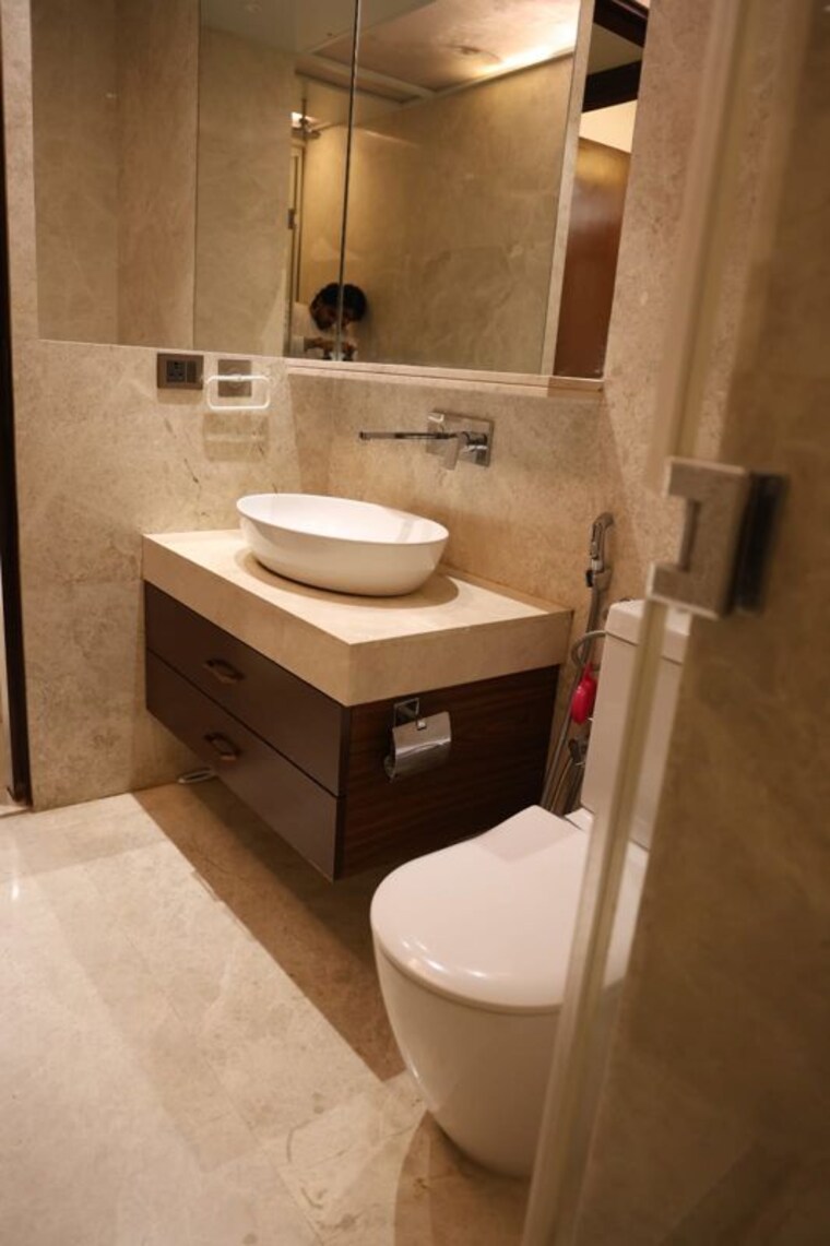 Bathroom, indiabulls-blu 2 Bedroom 827 Sq.Ft. Apartment In Worli Mumbai 10693461