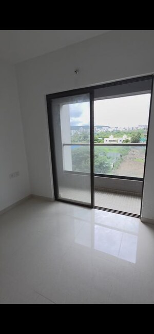 Room in 2 BHK Apartment at Roshan Milestone, Tathawade – for Sale