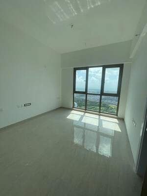 Room in 3.5 BHK Apartment at Sheth Auris Serenity Tower 3, Malad West – for Rent
