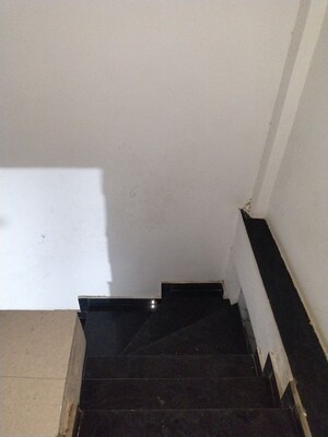 Room in 6 BHK Independent House at Sadarpur – for Sale