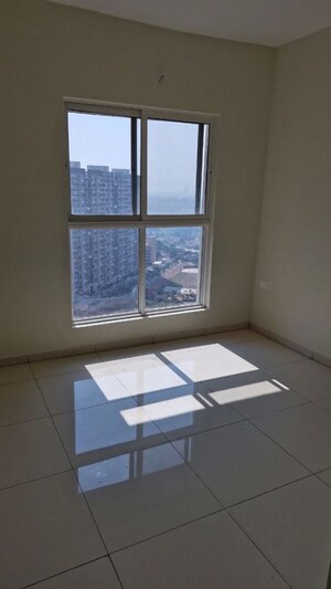 Room in 3 BHK Apartment at Godrej Park Ridge, Manjari – for Rent