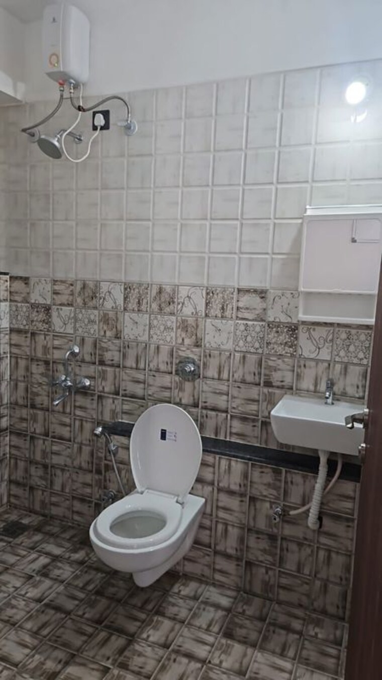 Bathroom, pristine-allure 2 Bedroom 650 Sq.Ft. Apartment In Kharadi Pune 10693600