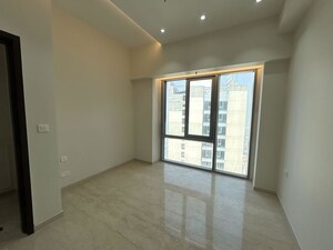 Room in 3 BHK Apartment at Piramal Aranya, Byculla – for Rent