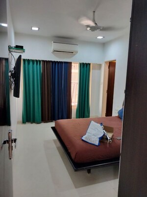 Room in 3 BHK Apartment at Gulmohar Road – for Sale