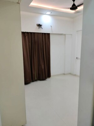 Room in 3 BHK Apartment at Gulmohar Road – for Sale