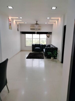 Room in 3 BHK Apartment at Gulmohar Road – for Sale