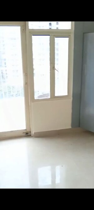 Room in 2 BHK Apartment at Proview Officer City, Raj Nagar Extension – for Rent