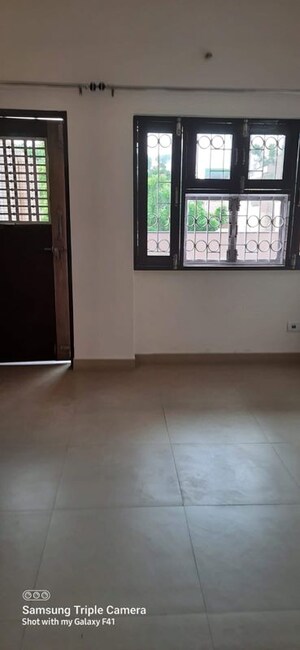 Room in 3 BHK Builder Floor at Kalkaji – for Rent