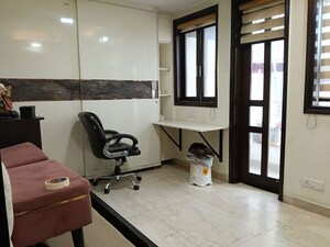 Team Area in 3 BHK Builder Floor at Hemkunt Colony – for Rent