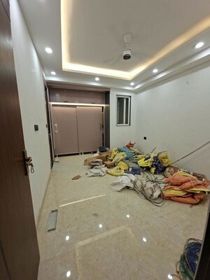 Parking in 3 BHK Builder Floor at Chattarpur – for Sale