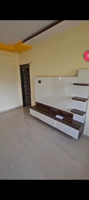 Furnished Amenities in 2 BHK Builder Floor at Lokhandwala Complex – for Rent